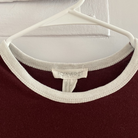 Forever 21 Maroon T-Shirt Size Small - Picture 2 of 3